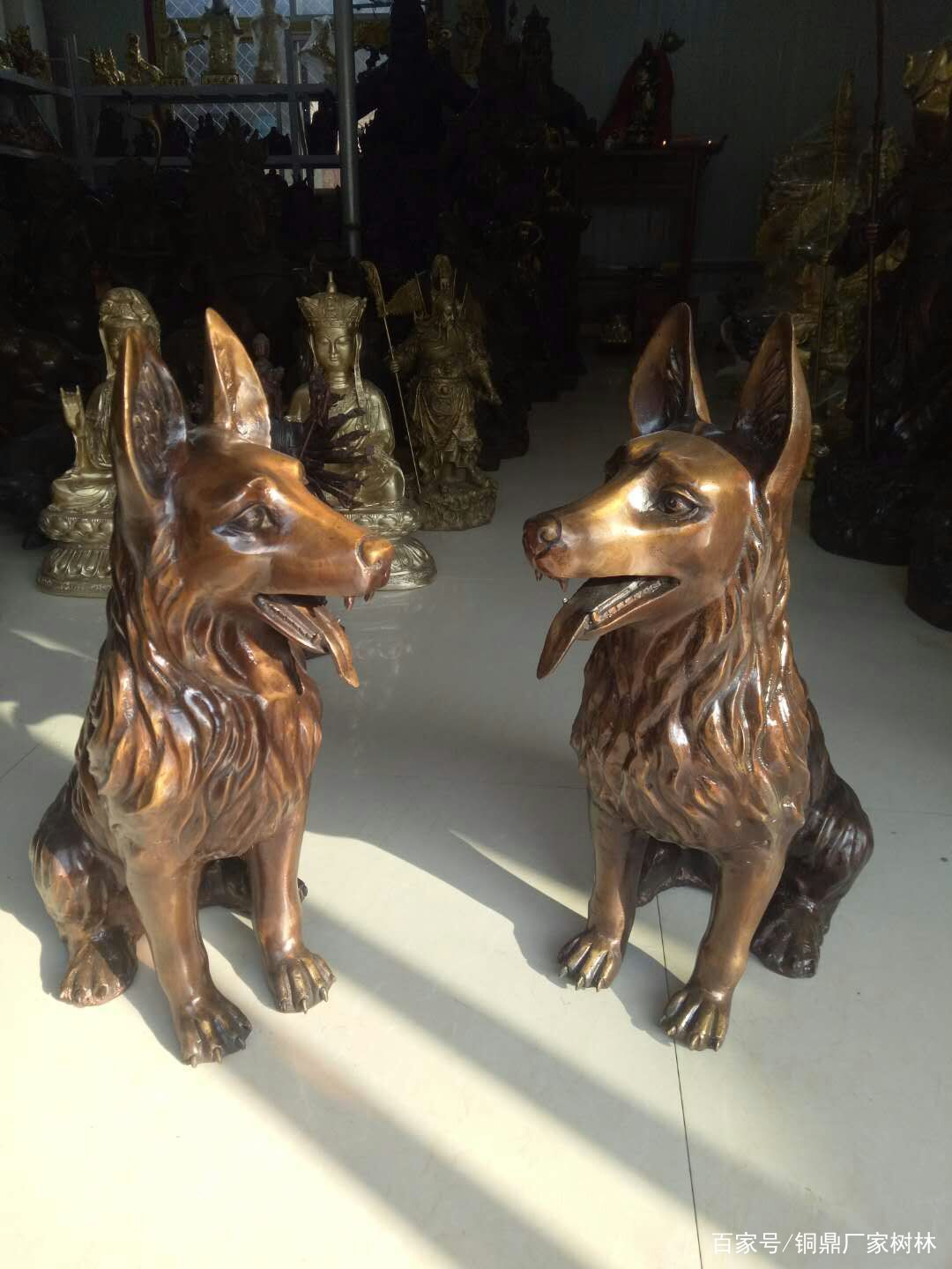 鑄銅大小號(hào)仿真狗雕塑 藝術(shù)與生活交融的室內(nèi)外裝飾工藝品